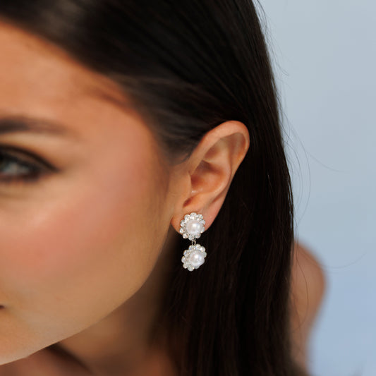 Brinco Flor Pérola em Cristal